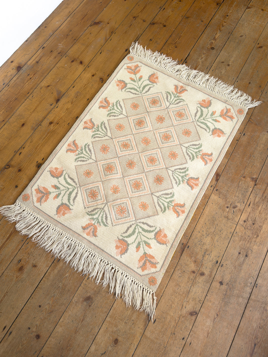 Vintage Floral Tapestry Rug