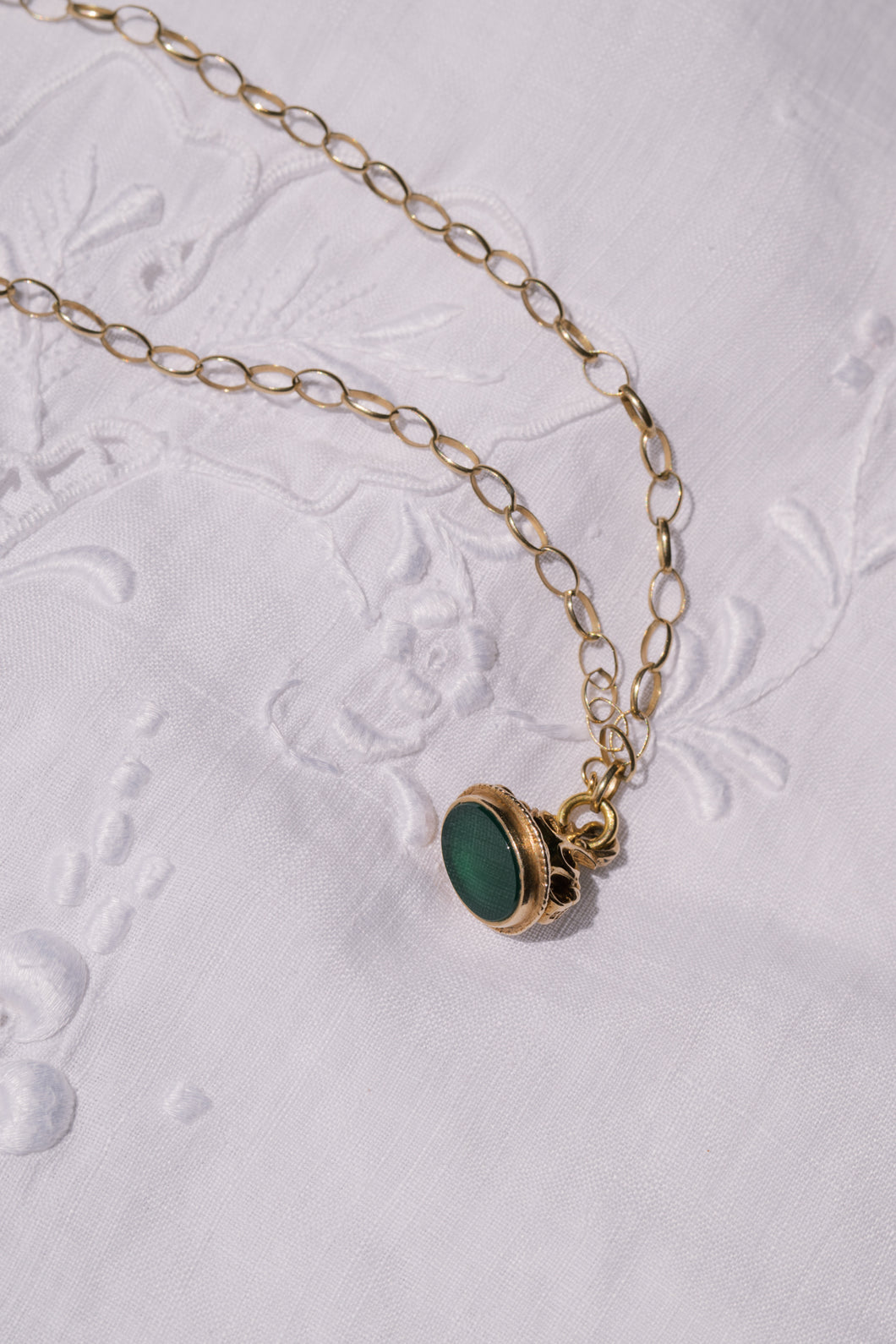 Antique Victorian 9ct Gold Green Gemstone Fob Necklace on a Vintage 9ct Gold Belcher Chain Necklace